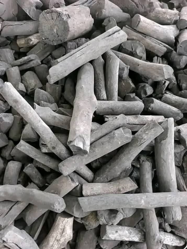 Bulk Nigerian hardwood charcoal pieces for export
