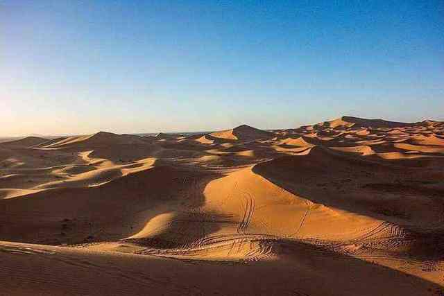 Moroccan mountain and desert route
